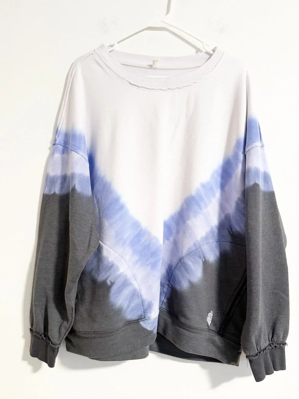 FP Movement Free People Metti Tie Dye Chevron Crewneck Sweatshirt Gray Blue L
